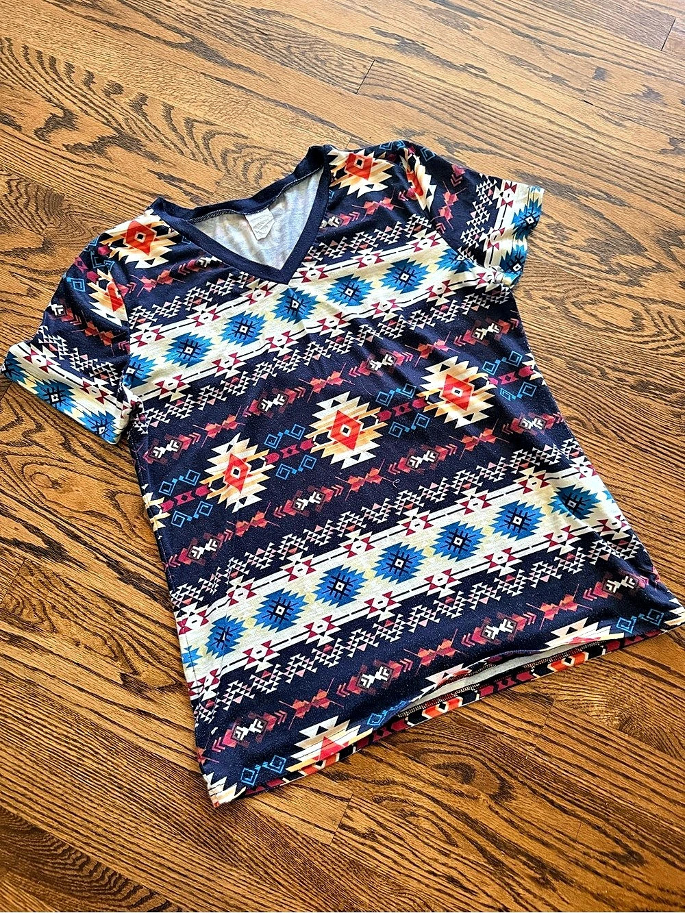 Geometric Short Sleeve Tee in Blue & Red Like New